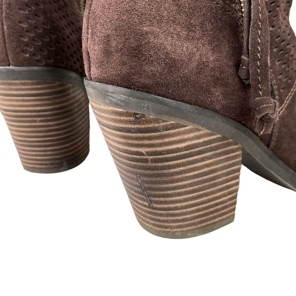 Lucky Brand Western Booties Perforated Boho Brown Suede Leather Ankle Boot - Picture 7 of 12